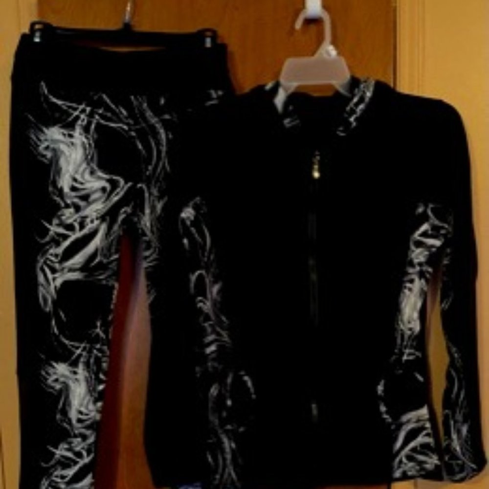 ***SOLD***NWOT, Yilaikeni Workout Gear - Picture 3 of 7
